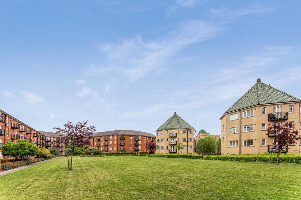 דירות לונדון Stunning Aparment In Canada Water מראה חיצוני תמונה